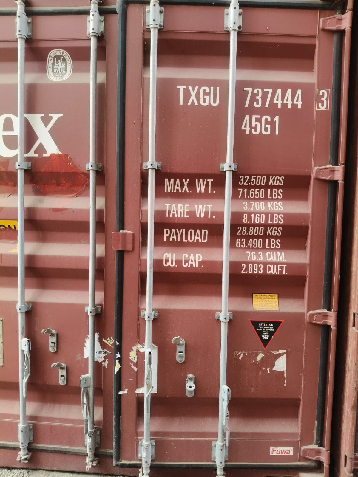 Empty container inspection in Mundra, photograph 4
