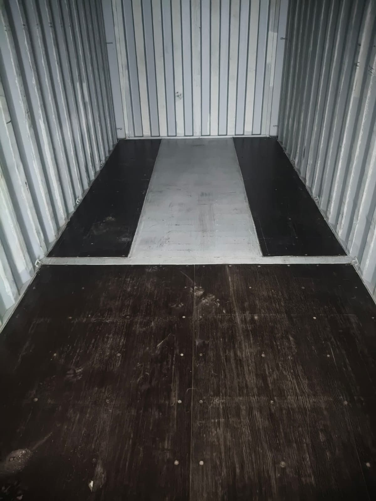 Empty container inspection in Mundra, photograph 11